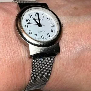 Vintage Jan Leslie bubble glass watch Jan Leslie | Accessories | Vintage Jan Leslie Quartz Watch  main image 3